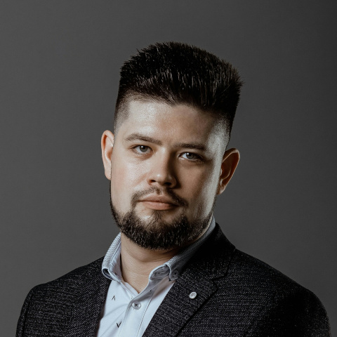 Антон Звонарев